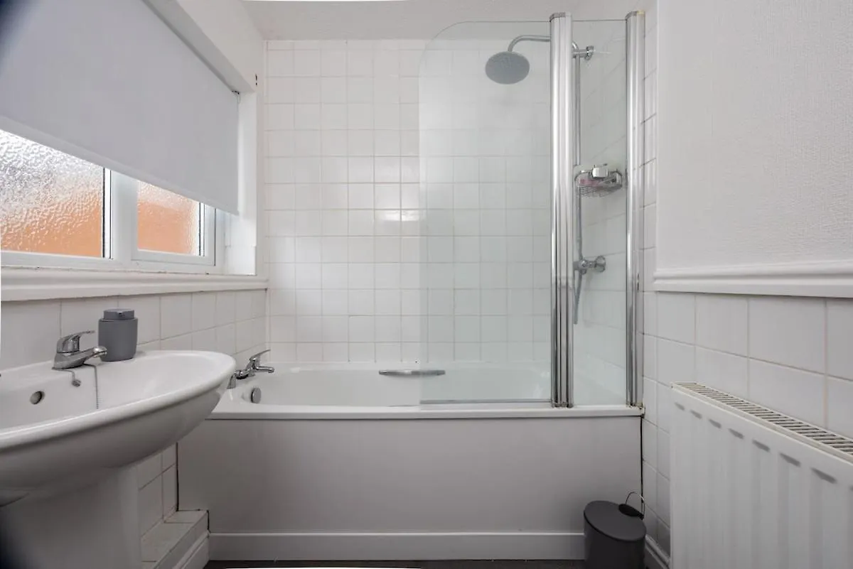 Spacious 5Br Retreat - Easy Access To City Centre Nottingham Holiday home