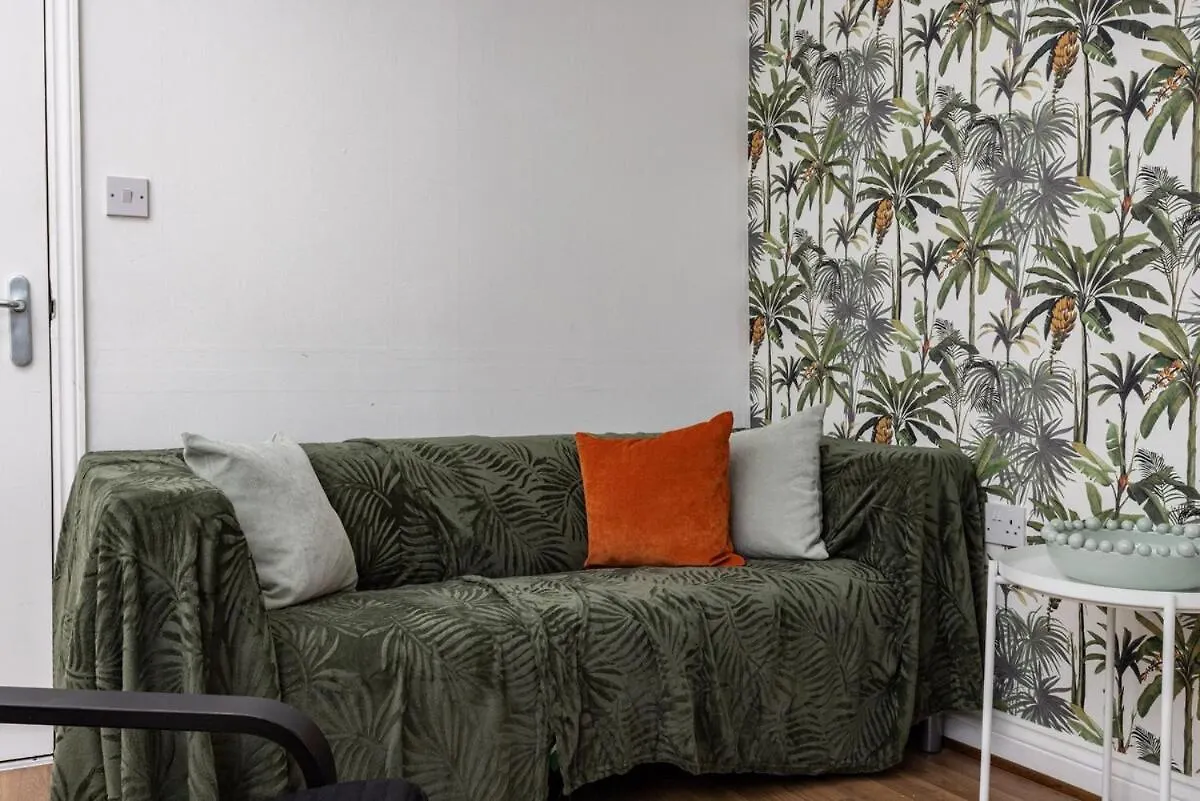 Semesterbostad Spacious 5Br Retreat - Easy Access To City Centre Nottingham